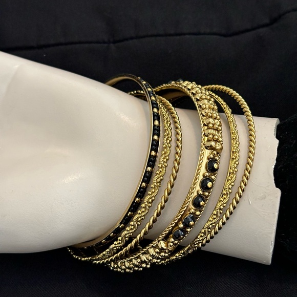 Six Bracelets of gold and black - Picture 4 of 8